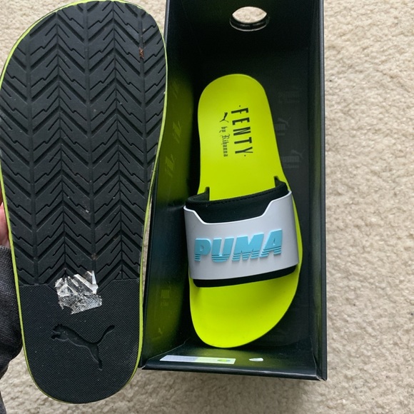 Fenty puma slides - Picture 2 of 3